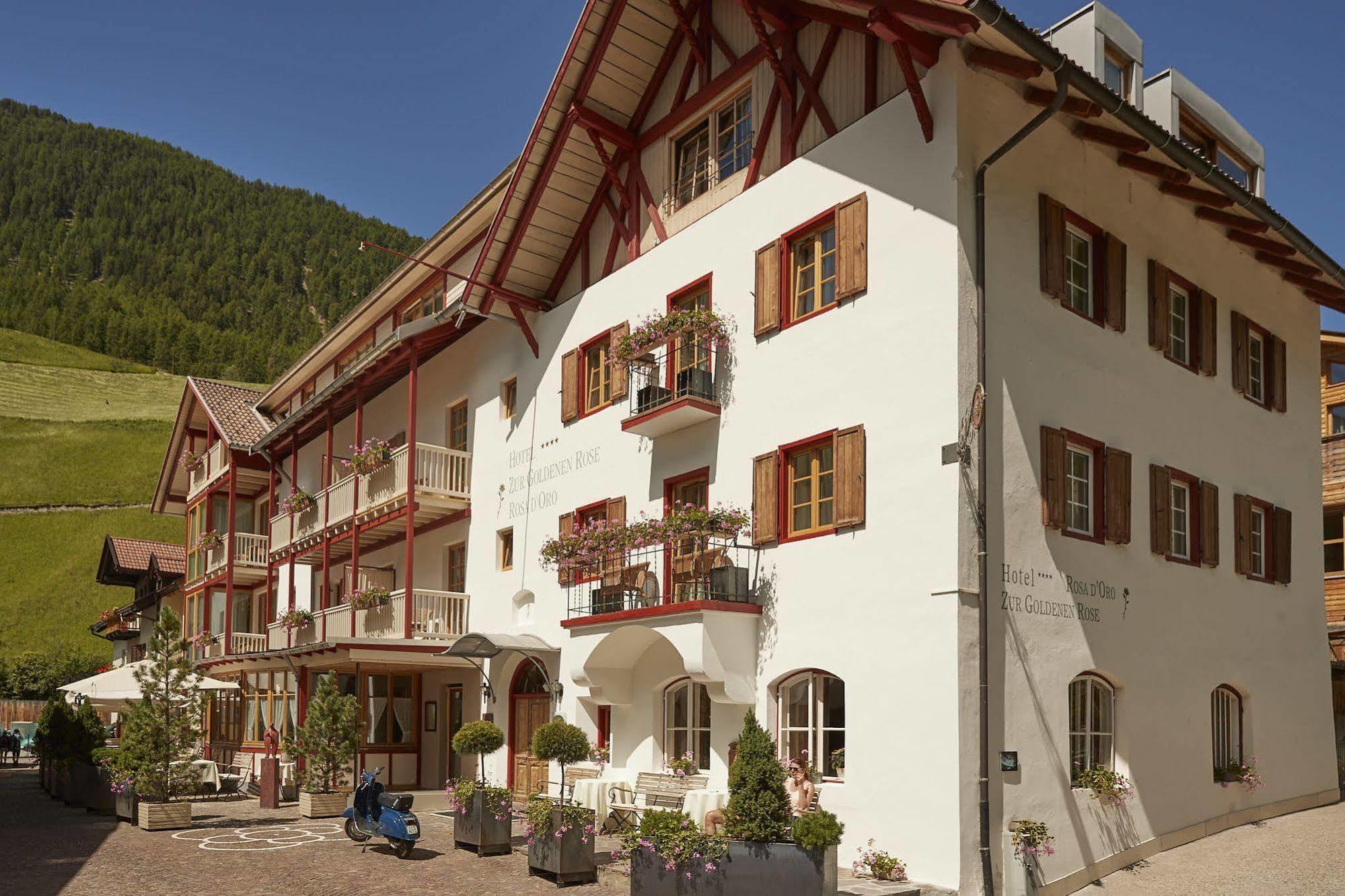 Goldene Rose Karthaus A Member Of Small Luxury Hotels Of The World Senales/Schnals Exterior foto